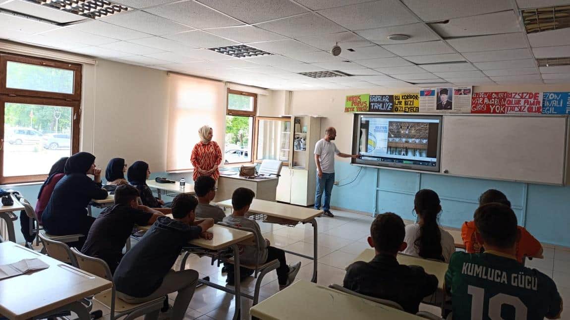 Ortaokul Öğrencilerine Okulumuz ve Alan Tanıtımı Gerçekleştirildi